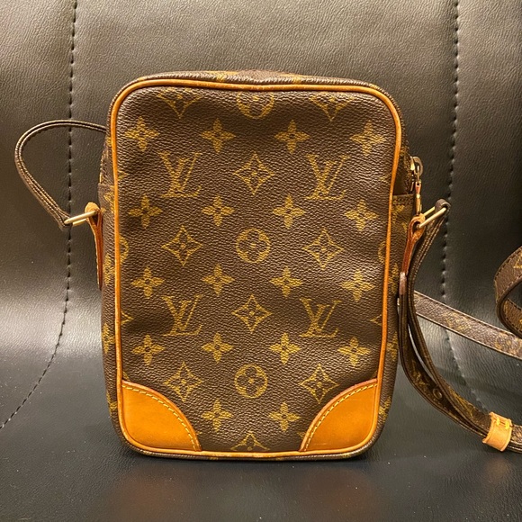 Louis Vuitton monogram Amazone crossbody bag - Picture 2 of 15